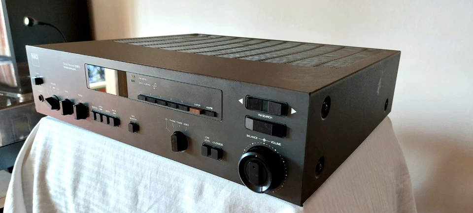 Sintoamplicatore NAD 7240 PE - Immagine 2 di 4