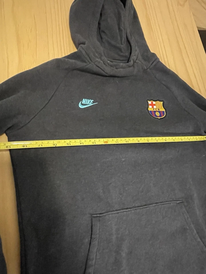 Nike  FCB  Youth  100% cotton  grey  hoodie  Size XL - Image 4 of 4