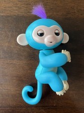 Fingerlings - Interactive Baby Monkey - Zoe Turquoise Blue with Purple Hair