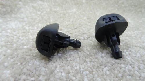 2x VOLVO FRONT WINDSCREEN WATER SPRAY WASHER NOZZLE BLACK - Picture 3 of 10
