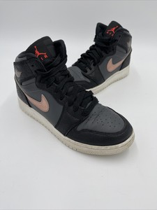 pink metallic jordan 1