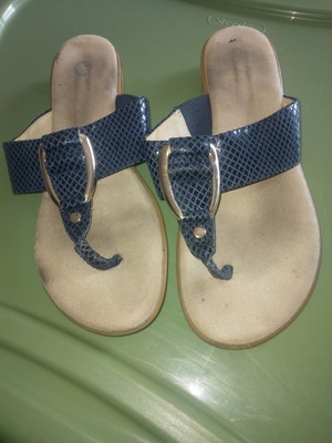 Dress Barn Navy Blue Thong Sandal Women 7m