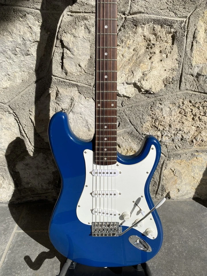 Squier Affinity Stratocaster, foto 1 di 5