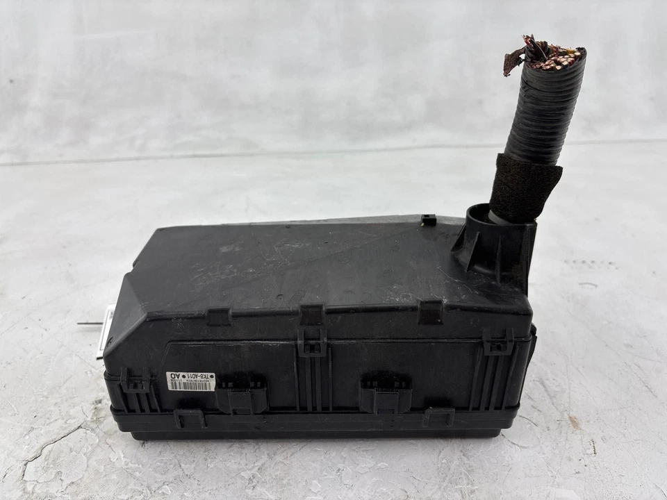 Honda Odyssey 2012 caja de fusibles de motor OEM 32100-TK8-D20 Foto 4 de 4