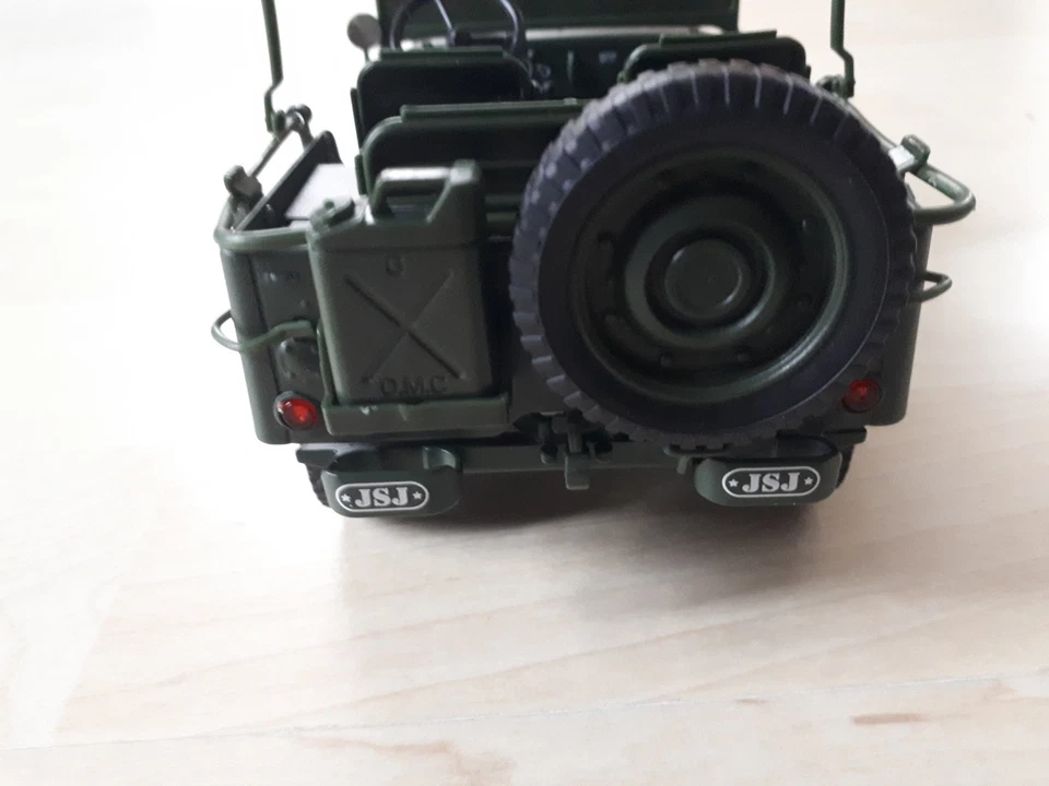 Willys Jeep offen US Army Militär 1941 olivgrün Modellauto 1:18  - Bild 4 von 4