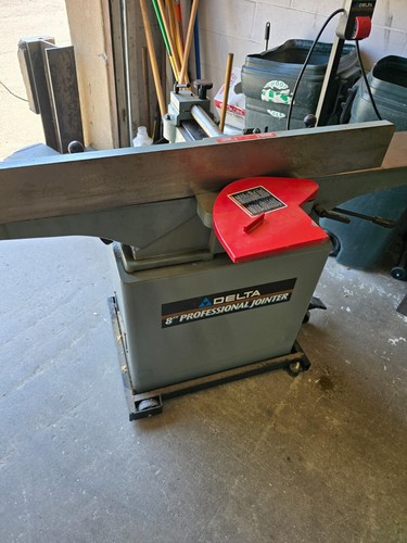 Delta 37-380 8" Professional Jointer with rolling stand