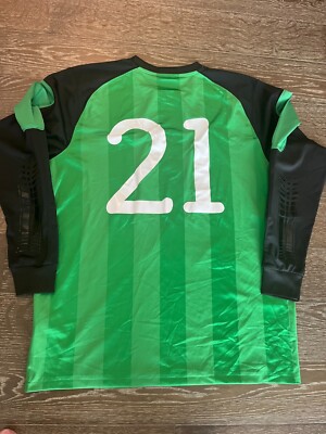 TEAM CANADA soccer football UMBRO jersey long sleeve goalie GREEN