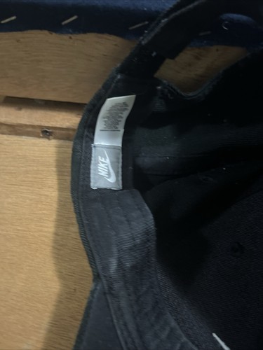 NIKE Adjustable Hat Black W White Swoosh - Picture 4 of 5