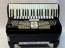 NOBLE ACCORDION 4-REED ACCORDION #CLUN28