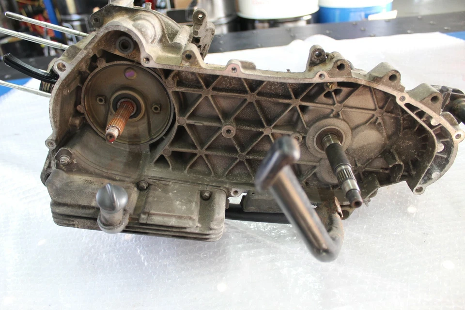 Motor Motorblock Engine Gehäuse Piaggio MP3 125 06- #R7690 - Bild 2 von 4