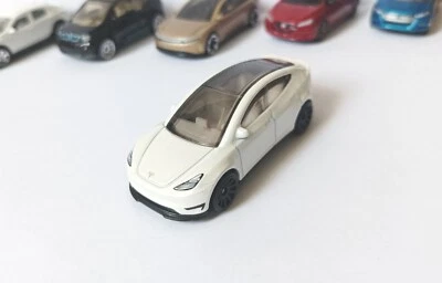 Hot Wheels 1:64 ©2021 #31 Tesla Model Y weiß "Green Speed" HKG28 Neu OVP - Bild 1 von 4