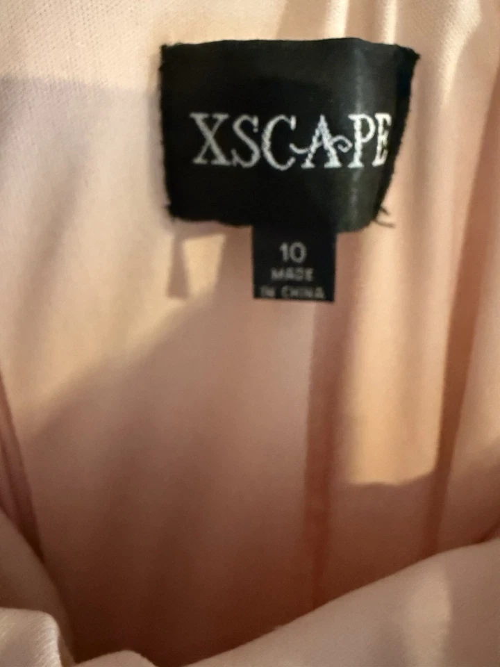 Nuevo con etiquetas Vestido Xscape Lentejuelas Un Hombro en Rosa/Plateado [Talla 10] Foto 3 de 4