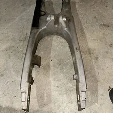 ktm 2004 / 06-11 105 04-14 85 OEM SWINGARM SWING ARM SUSPENSION 2213