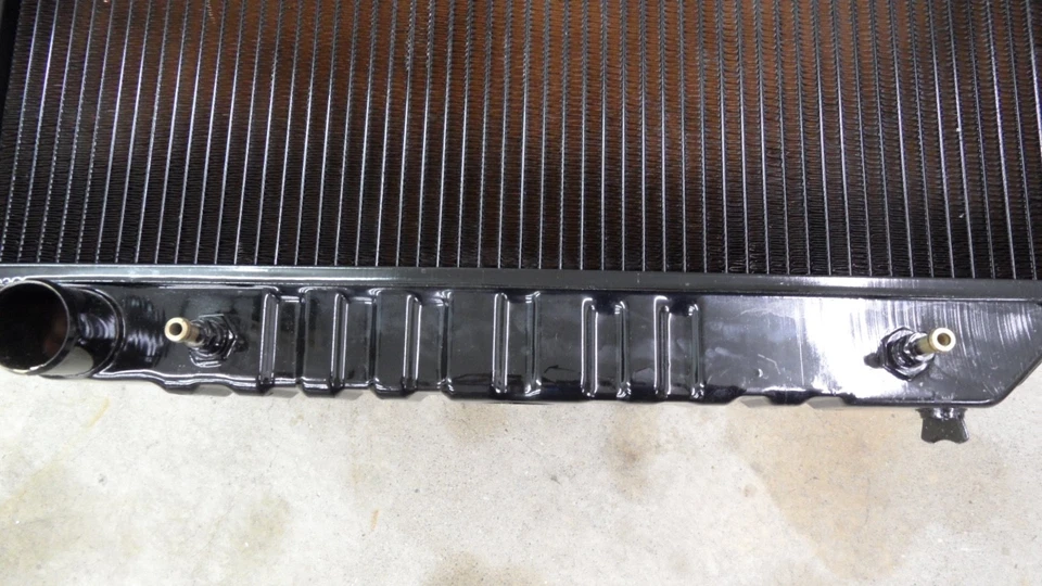 RADIADOR VISTEON #2015 JEEP YJ WRANGLER 1987-1991 2,5/4,0 L Foto 3 de 4