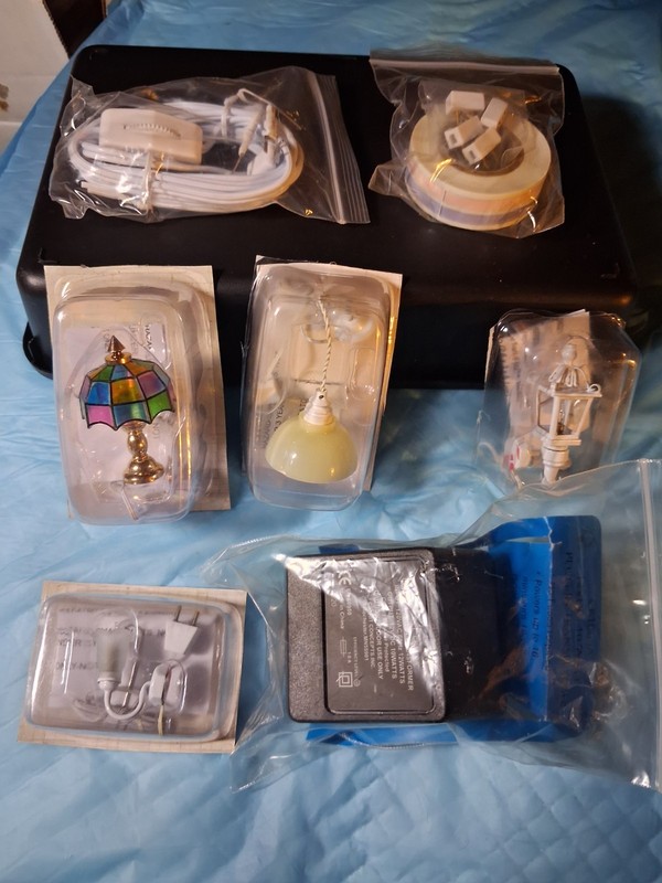 Cir-Kit Concepts 1:12 Dollhouse Lighting Lot , lamps, 12V w/ Transformer CK1009A