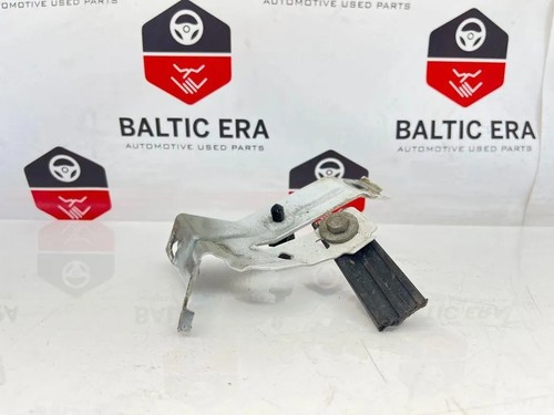 BMW 4 Coupe F32, F82 Kotflügelhalter vorne rechts 3.00 Diesel 2014 31527984