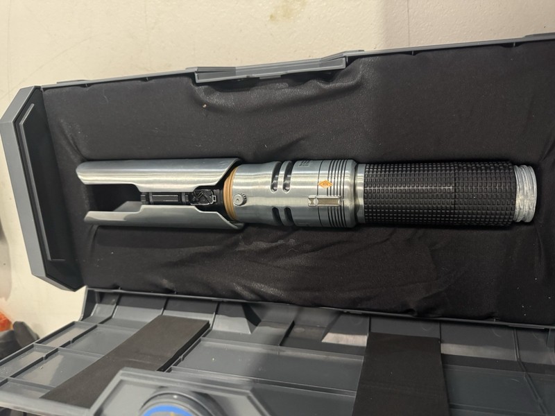 Disney Star Wars Galaxy Edge Cal Kestis Legacy Lightsaber Hilt New