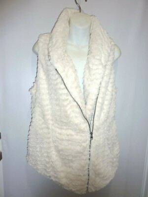Patagonia Vest Women's Small WHITE Pelage Faux Fur Fleece Zip Up Pockets 