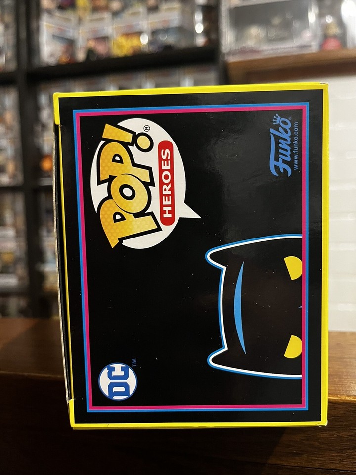 Batman 374 Funko Pop Black Light Toy Tokyo China 2022/Future City