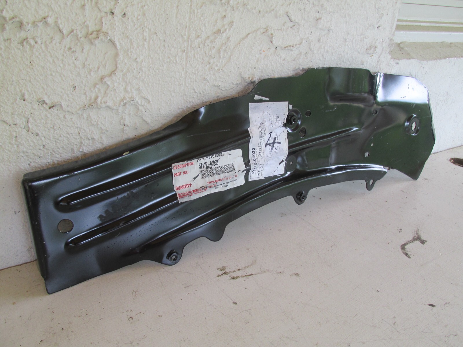 OEM 2002-18 Toyota Avalon Outer Rail Assy Right  Lower 57115-06030