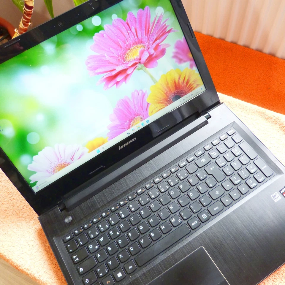 Lenovo Z50 ULTRABOOK 15 pollici FULLHD l SSD Windows 11 l AMD QUAD CORE l 8 G... - Immagine 3 di 4