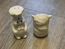 Vtg 2003 Pillsbury Doughboy Salt & Pepper Shakers With Doughboy & Flour Sack 4"