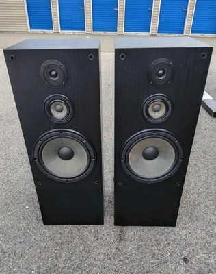 Vintage Yamaha NS-A1235 8 OHMS 200 Watt 12