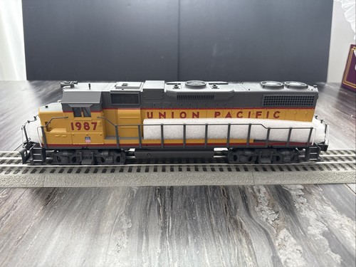 MTH 20-2188-1 Union Pacific EMD GP38-2 Diesel Locomotive Cab# 1987 / New .49 - Picture 2 of 12