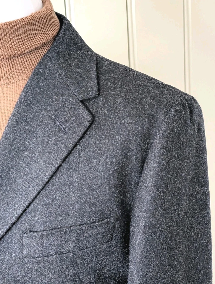 Paul Smith London Charcoal Grey Overcoat, 100% Pure Wool, Made in Italy, 40R - Image 4 of 4