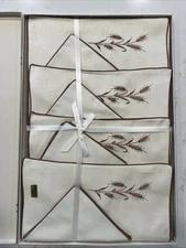 Vintage Timely Linens Fifth Avenue 8 pc Mat Set Sandalwood No 1286 New York