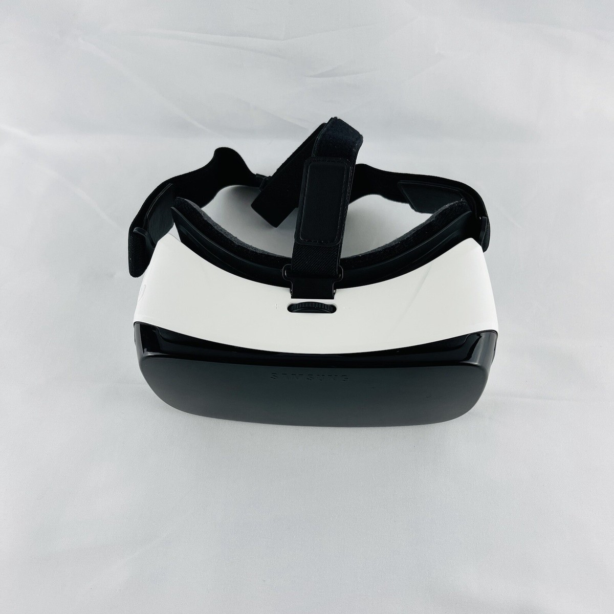 Samsung Gear VR Headset Powered By Oculus Model SM-R322