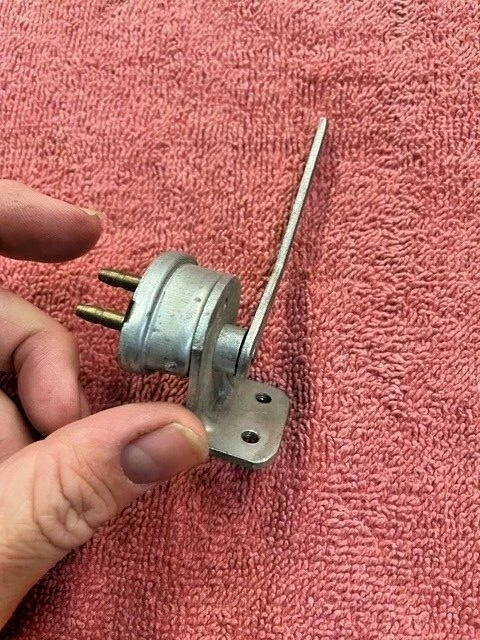 Interruptor de luz de freno de parada Bel Air NORS 1951-1954 Chevrolet Fleetline Stileline  Foto 2 de 4