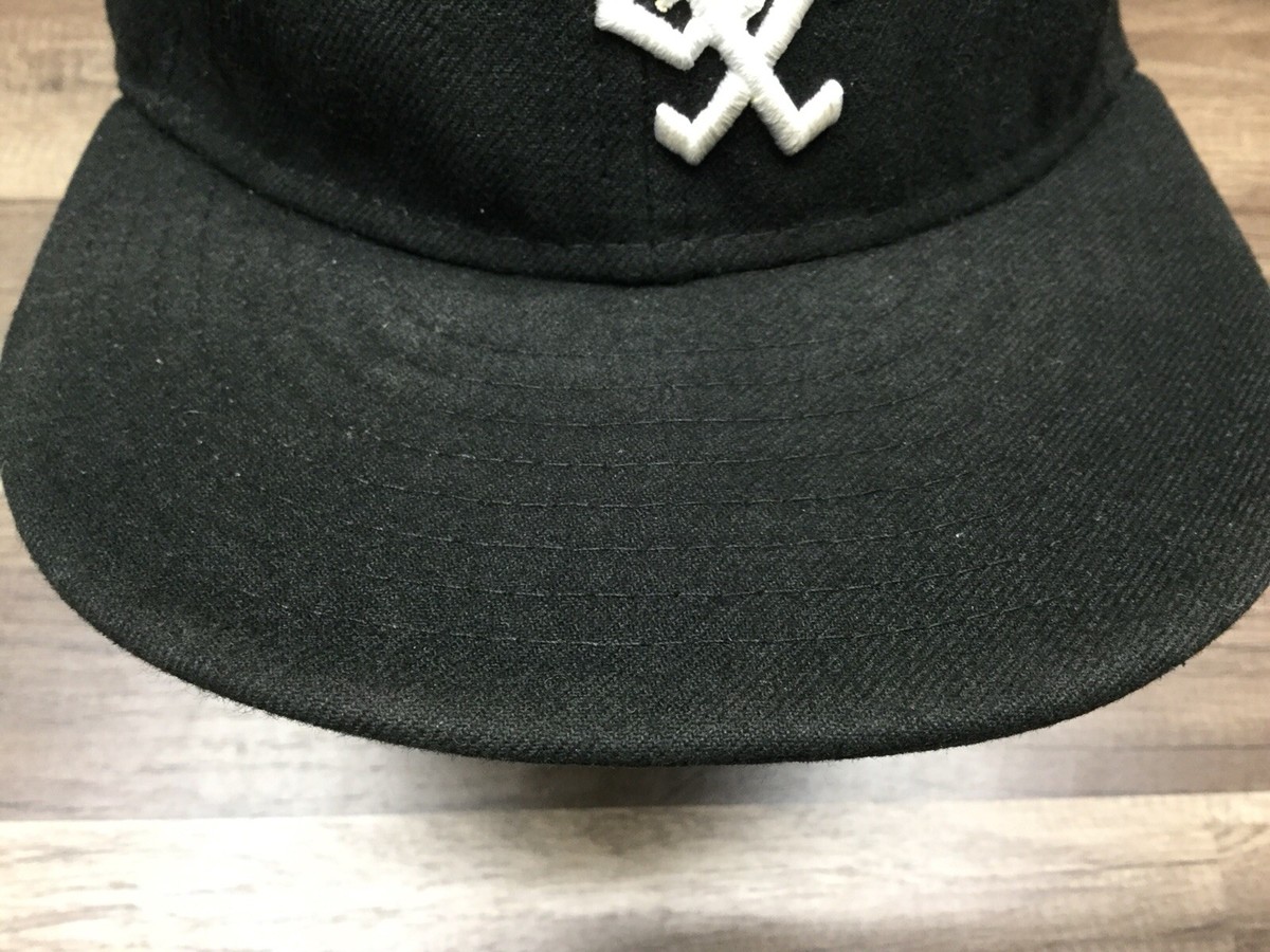 New Era 59FIFTY ブラック Soxキャップ 7 1/8 Chicago White Sox Hat New Era 59FIFTY Size 7 1/8 Genuine MLB