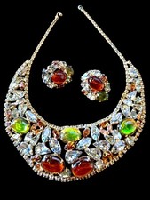 RARE ALICE CAVINESS GREEN HELIOTROPE & TOPAZ CABOCHON BIB NECKLACE EARRINGS SET