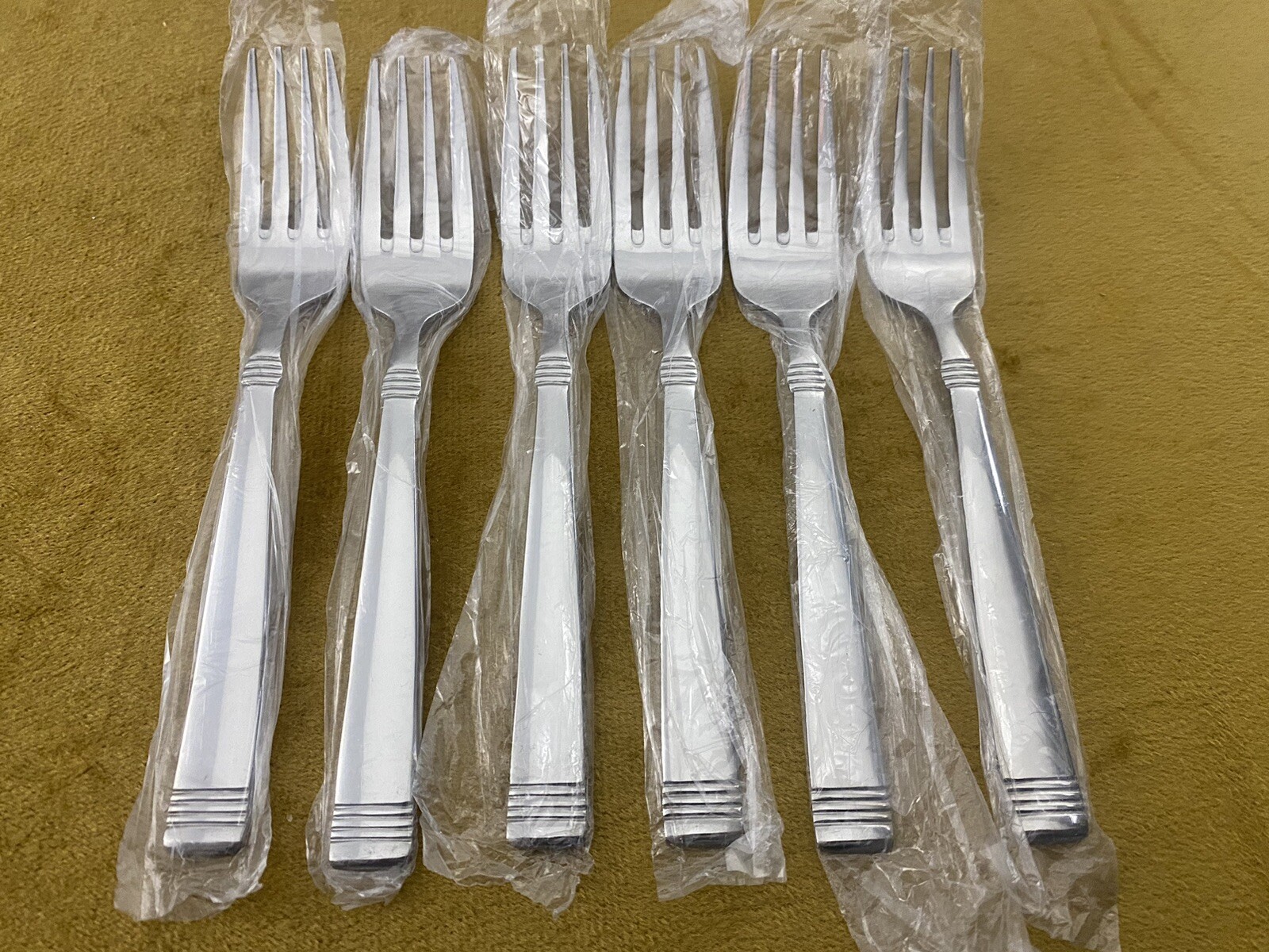 New / Unused (6) Palisades Glossy International Stainless Salad Forks