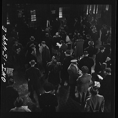 Photo:Chicago Illinois Union Station 1920s Waiting for Trains Crowd