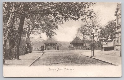 Sutton Park Eingang Surrey ca. 1910 reetgedeckte Torhäuser frühe gedruckte Karte