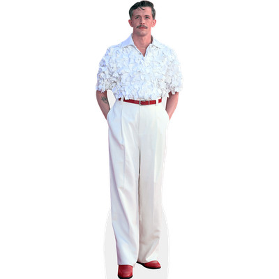 Stephen Libby (weißes Outfit) lebensgroßer Ausschnitt