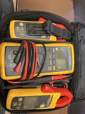 FLUKE 3000FC HVAC KIT DIGITAL MULTIMETER T3000FC  A3000FC CLAMP METER X2