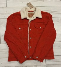 NWT Levi  s WOMEN  S Size Small Ex-Boyfriend Sherpa Trucker Jacket RED