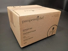 Pampered Chef SMALL BATTER BOWL 2432 with Lid NEW in Box w/ Instructions