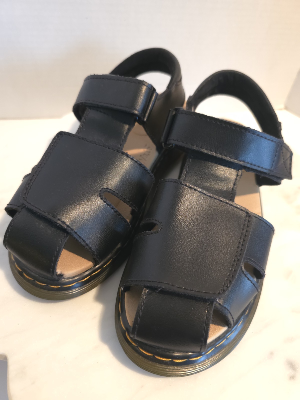 Dr. Martens Moby II J Black Leather Sandals Youth Boys 4/Girls 5 Doc Marten New