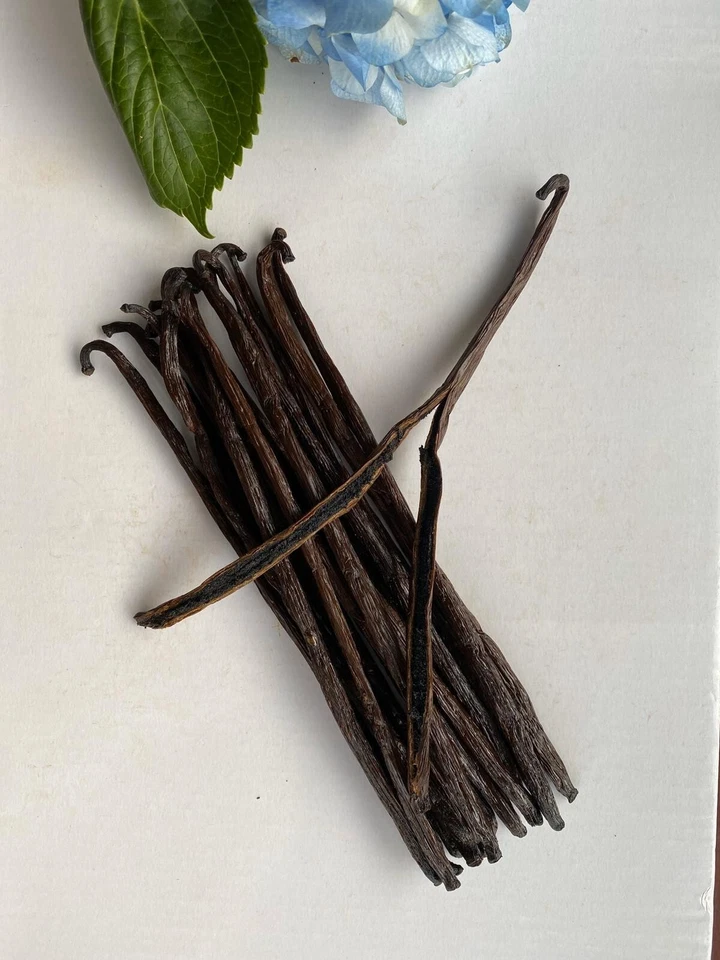 Organic FairTrade Madagascar Vanilla Beans Whole Grade A Pods - Benefits Charity - Image 4 of 4