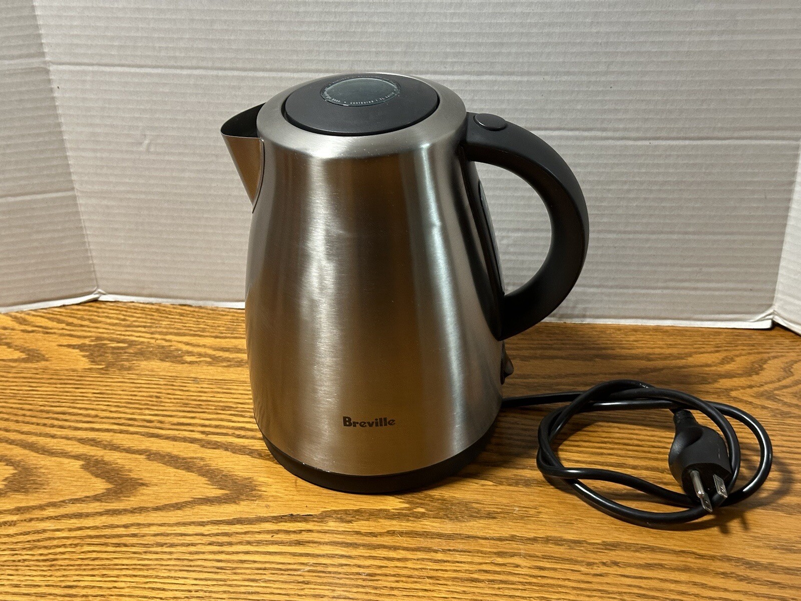 Breville BKE450XL 1.7L Cordless Stainless Steel Electric Kettle-image