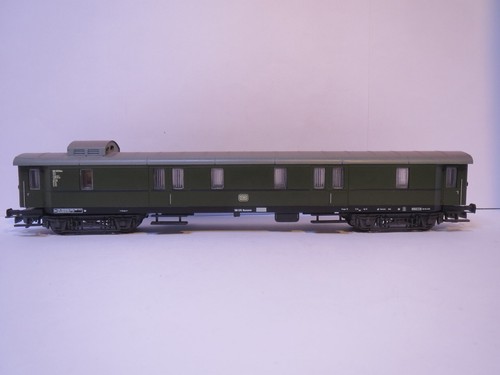 H0: Eilzug-Gepäckwagen der DB von Liliput (Lot#6150) | Zustand: Gebraucht