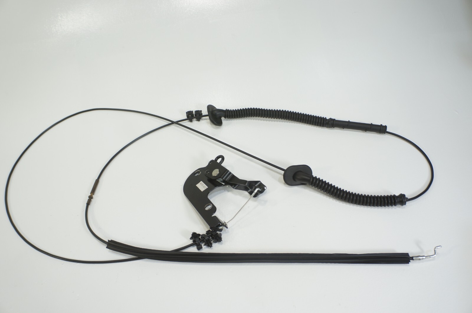 06-2012 Bentley Flying Spur Tailgate Boot Lid Lock Release Cable w Holder Oem
