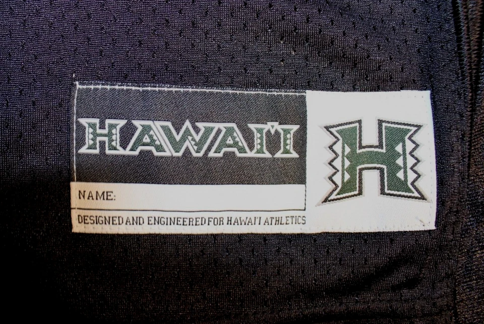 Camiseta NCAA Football University Hawaii Rainbow Warriors #6 XL Under Armour preta - Imagem 4 de 4