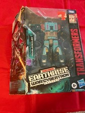 DOUBLEDEALER EARTHRISE WAR CYBERTRON TRANSFORMERS FIGURE NEW  SMALL RIP ON BOX