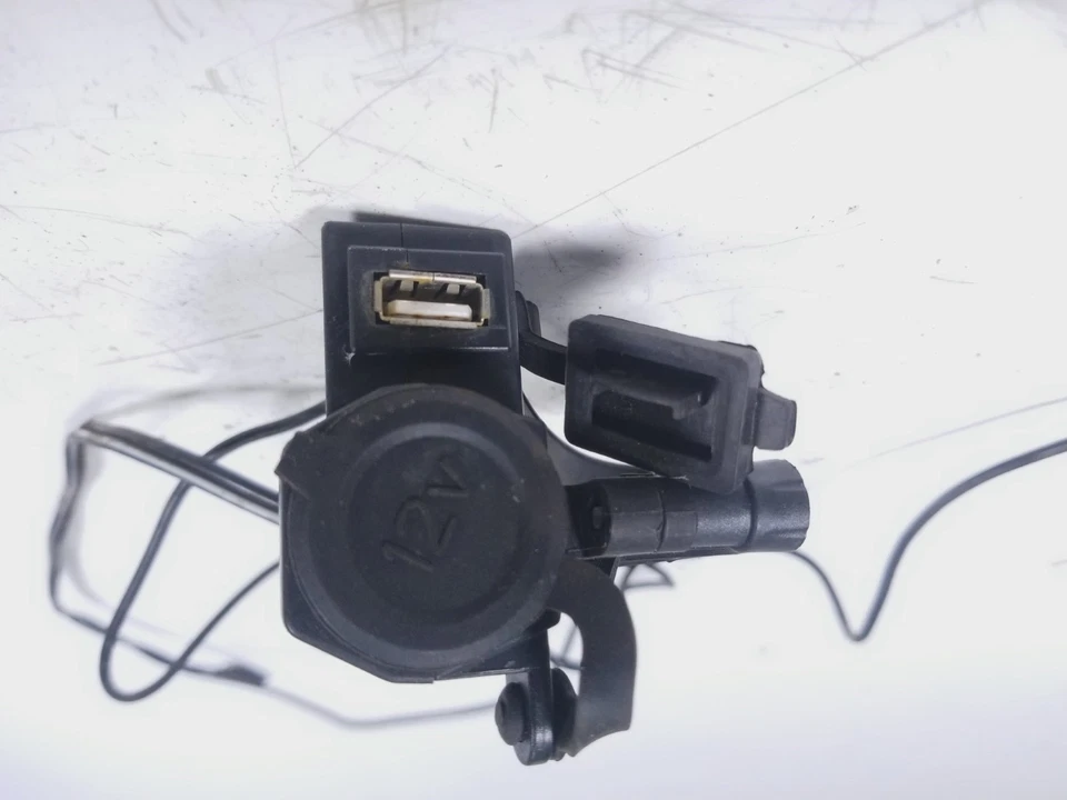 03 Honda VTX1800 C 12v alimentação auxiliar com montagem e USB frete grátis - Imagem 2 de 4