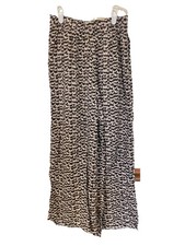 H M Women s Leopard Print Cropped Pants Small 100 Viscose Wide Leg Vacation